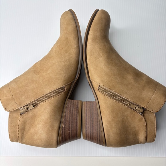 Unionbay Womens TOLEDO Fashion Faux Suede Booties Decorative Zipper Tan Size 9 - Picture 5 of 9